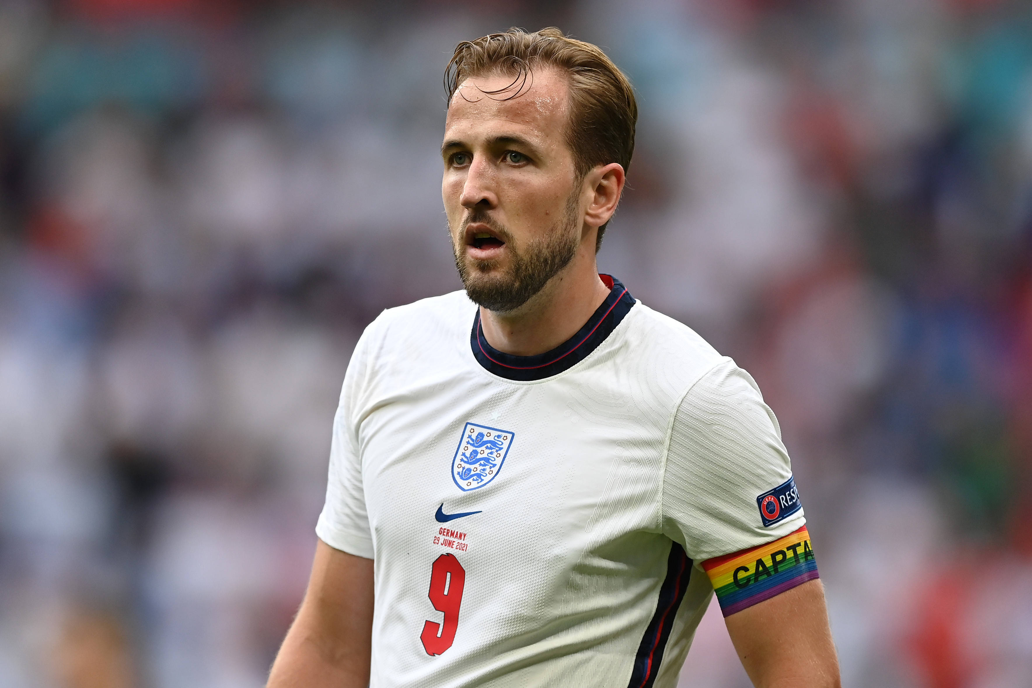 凯恩在德国队比赛中赛况扑朔迷离，赛事规则更新引发热议！